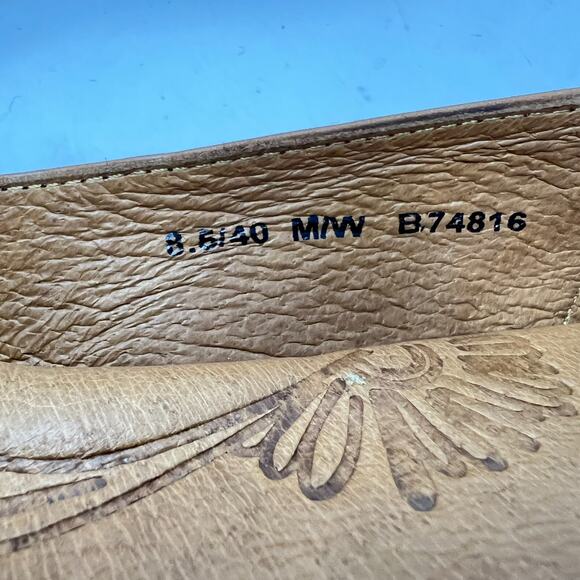 BORN Leather Floral Embossed Slip On Flats Round Toe Ballet Flats Soft Brown 8.5 - Picture 8 of 11